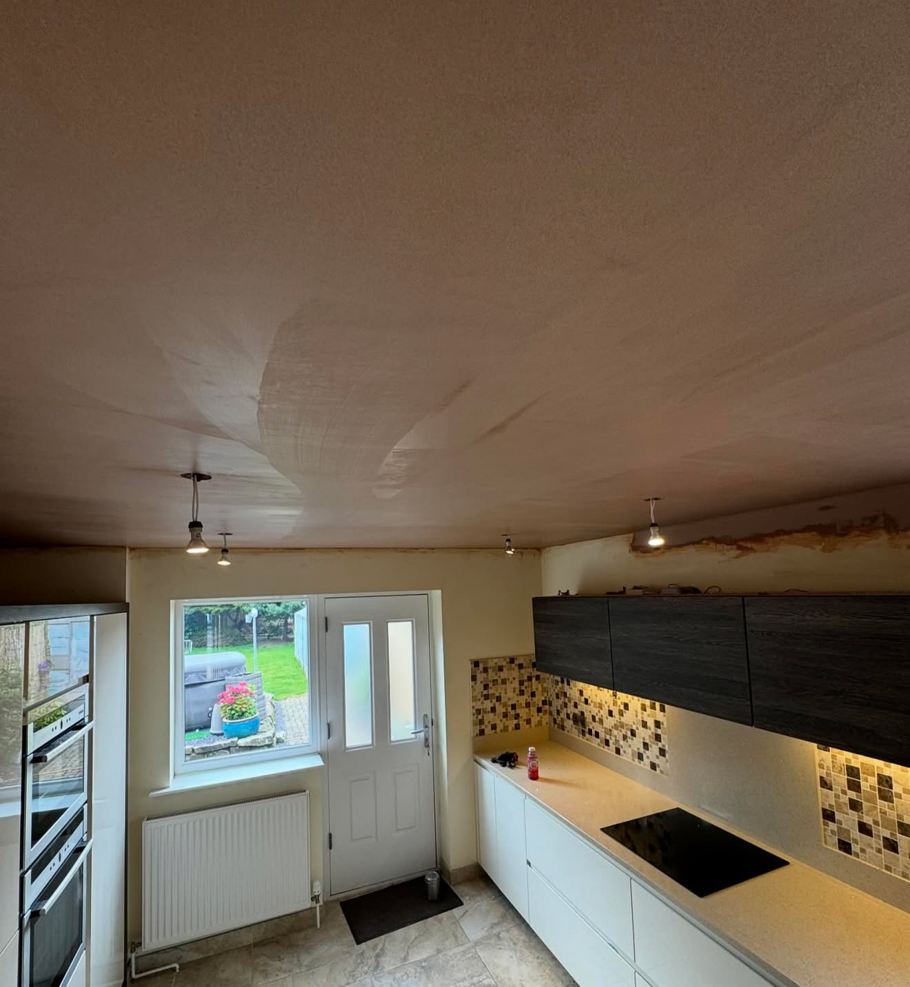 Plastered kitchen ceiling